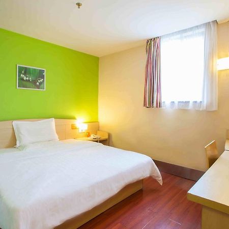 7Days Inn Dalian Wafangdian Railway Station Номер фото