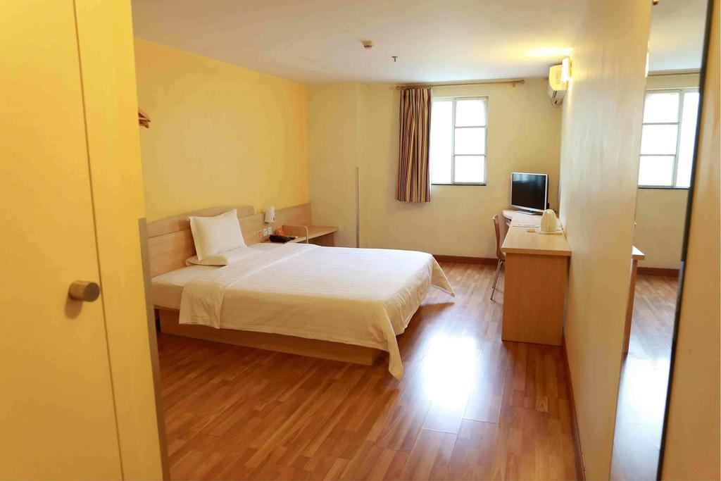 7Days Inn Dalian Wafangdian Railway Station Номер фото